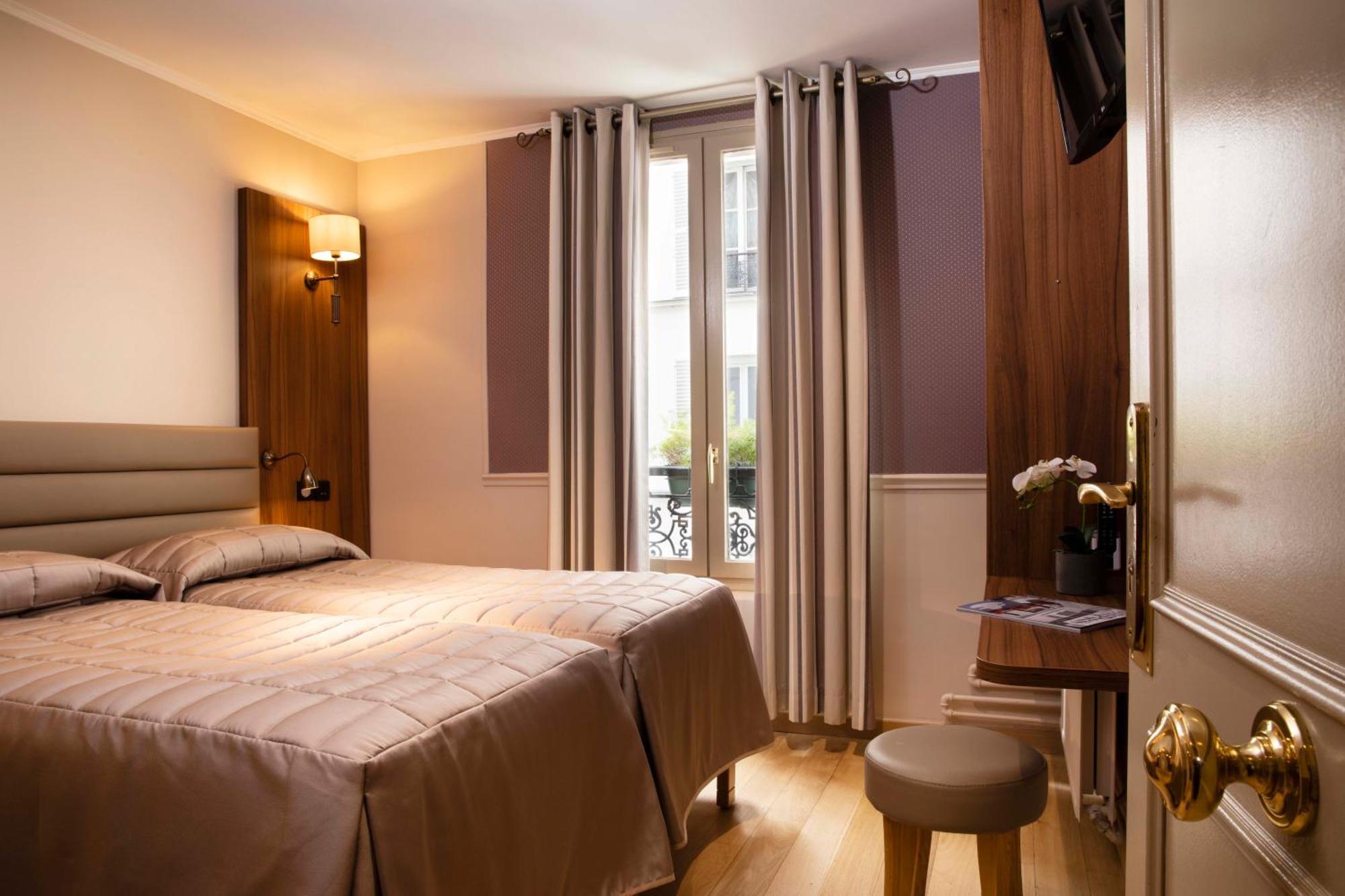 Hotel De La Tour Eiffel Paris Exterior photo